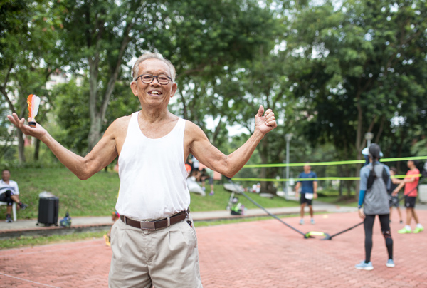 Veteran Mr Lim Kwang Yan leads a group of passionate chapteh players